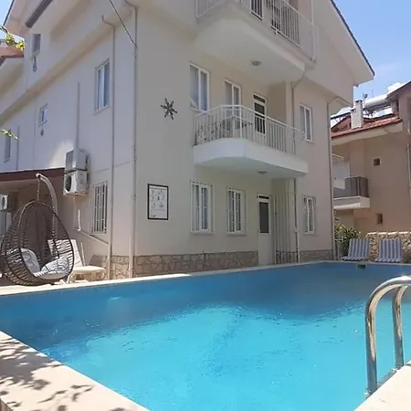 Mert Apartahotel